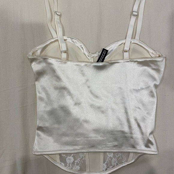 Lace detail satin top - Picture 5 of 6